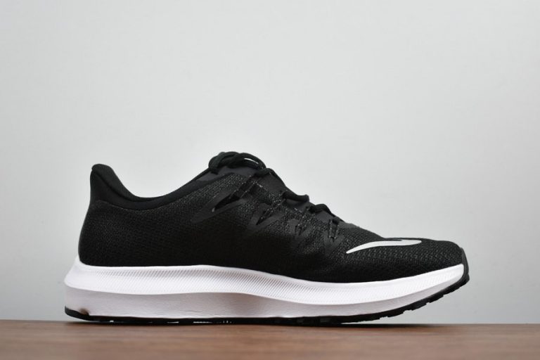 Nike Quest Lightweight Black White Running Training Shoes