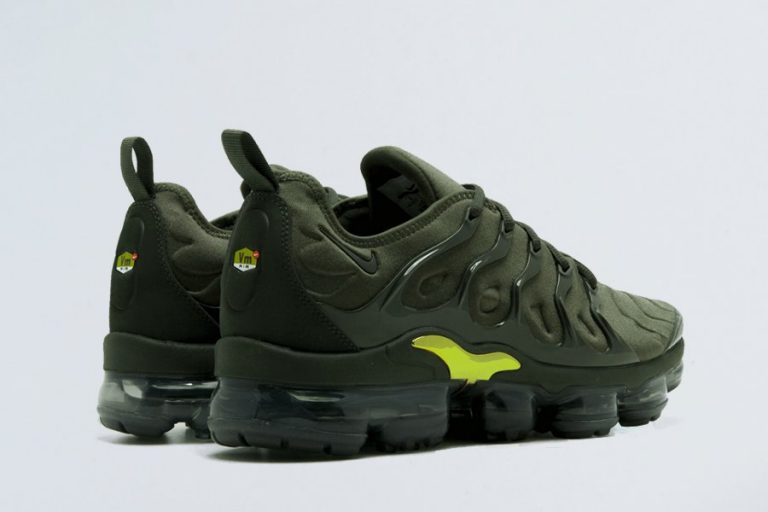 khaki vapormax plus