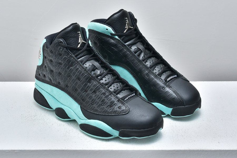 retro 13 island green