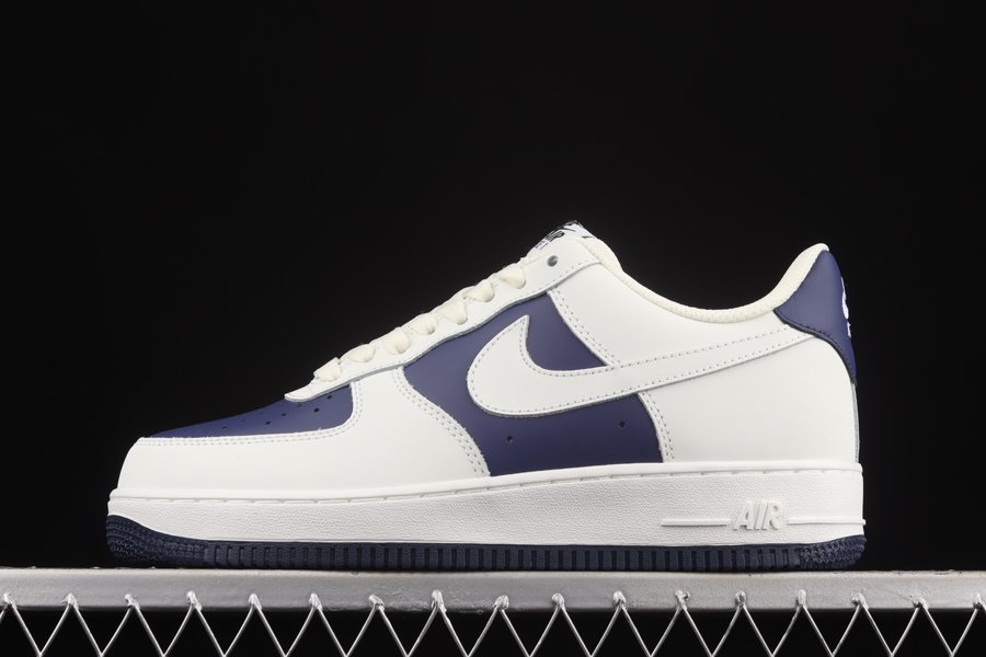 Saldi scarpe Nike Air Force 1 07 Low Dark Blue White